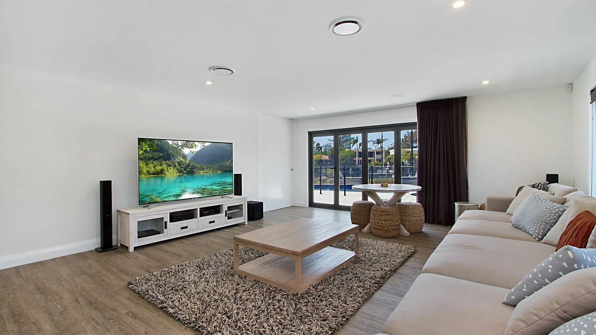 Allure - Surfers Paradise 0*,